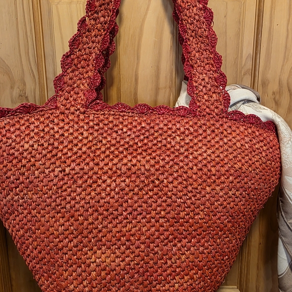 Kate Spade Elegant Pink And Orange  Woven Tote Bag with Bow Accent - Picture 2 of 6